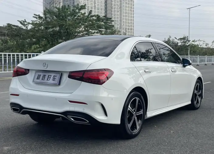 Mercedes-Benz A-class 2023 Model A 200 L Sports sedan Fashion Edition – фото 7