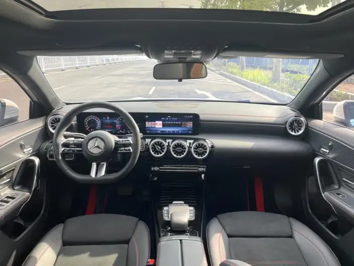 Mercedes-Benz A-class 2023 Model A 200 L Sports sedan Fashion Edition – фото 8