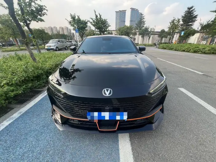 Changan UNI-V 2023 Model 1.5T Sports Edition – фото 2