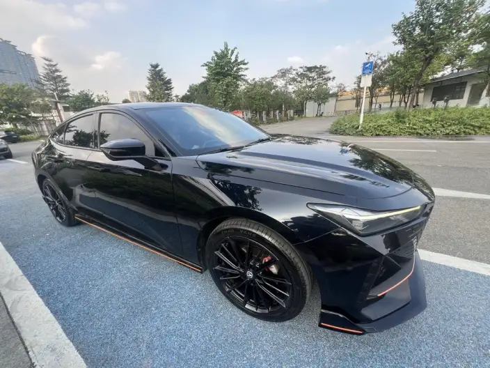 Changan UNI-V 2023 Model 1.5T Sports Edition – фото 3