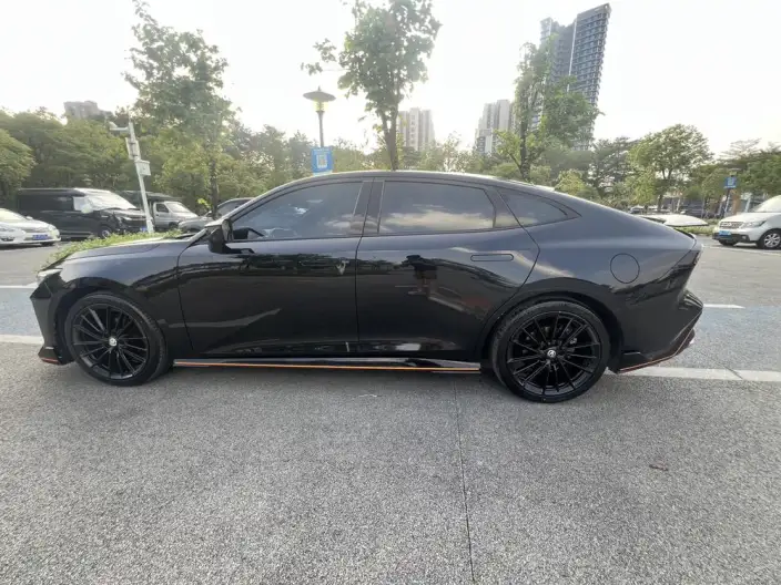 Changan UNI-V 2023 Model 1.5T Sports Edition – фото 4