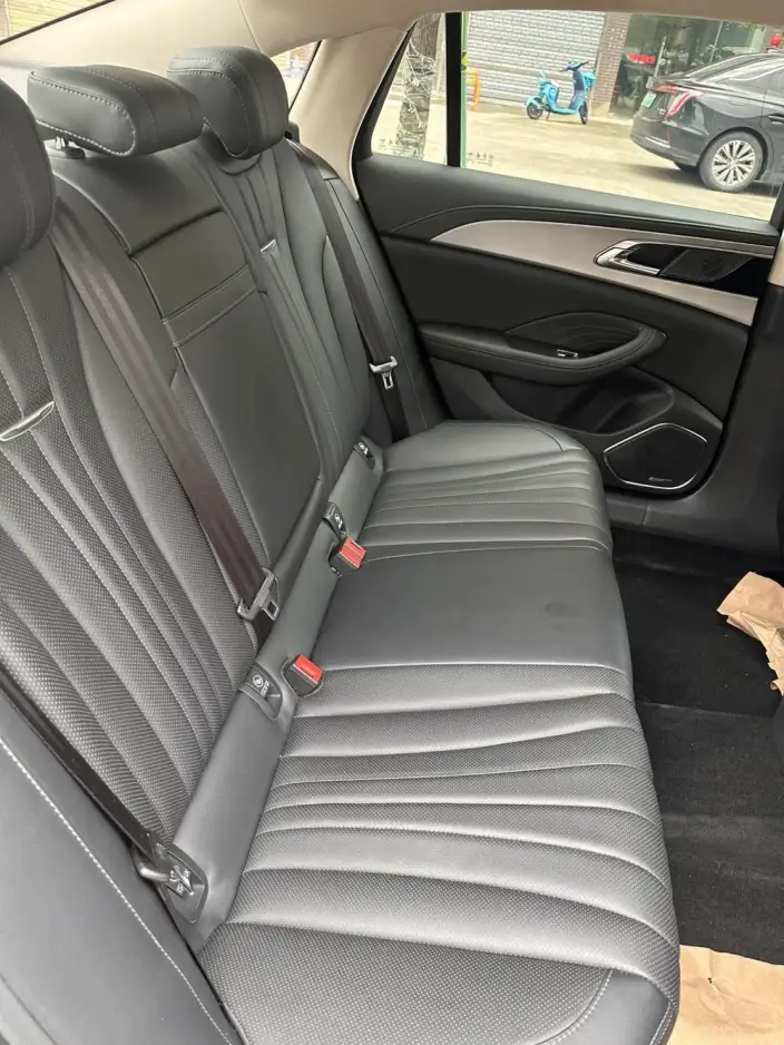 Hongqi H5 2024 Model 1.5T DCT Flag Rhythm Edition – фото 8