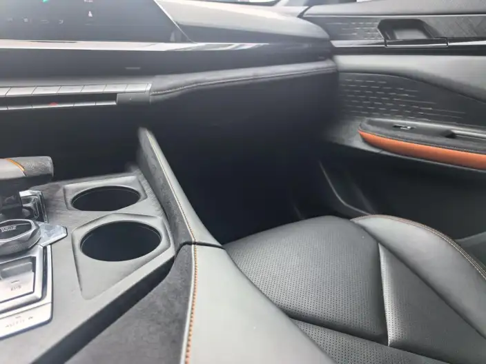 Changan UNI-V 2022 Model 1.5T Noble Model – фото 3