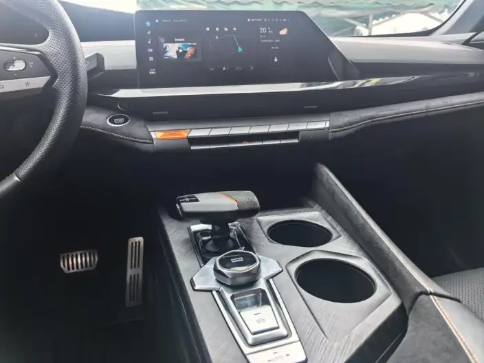 Changan UNI-V 2022 Model 1.5T Noble Model – фото 7