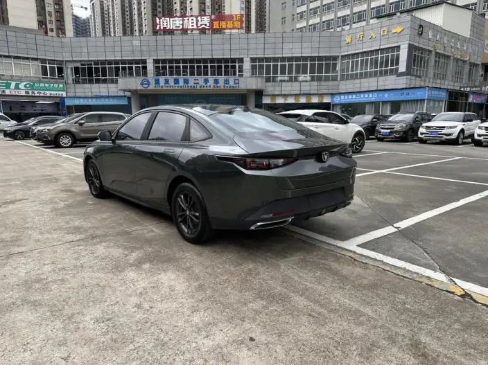 Changan Yida 2023 Model 1.5T GDI Automatic Noble Model – фото 4