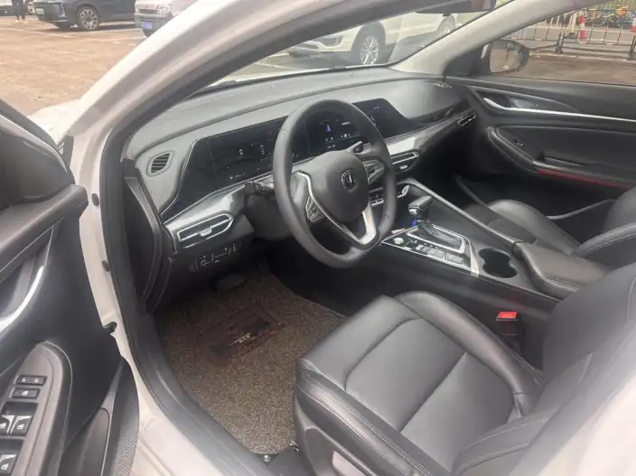 Changan Yida 2023 Model 1.5T GDI Automatic Noble Model – фото 9