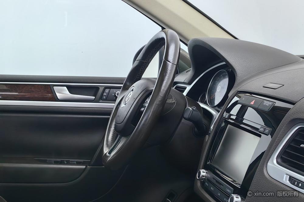 Volkswagen Touareg 2011 3.0 TSI Base – фото 8
