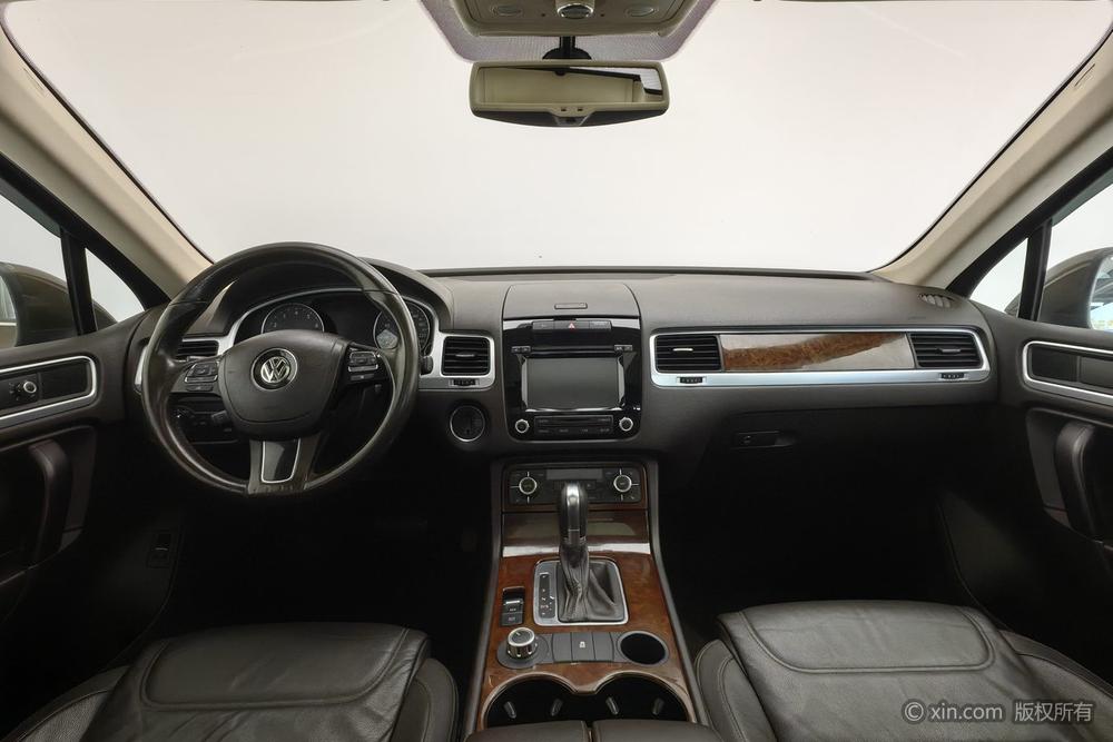Volkswagen Touareg 2011 3.0 TSI Base – фото 13