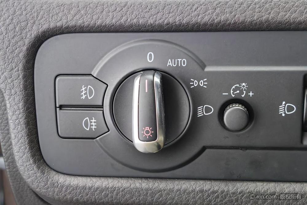 Volkswagen Touareg 2011 3.0 TSI Base – фото 16