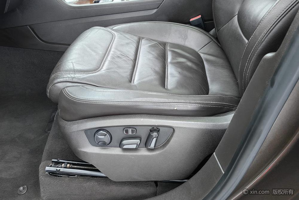 Volkswagen Touareg 2011 3.0 TSI Base – фото 18