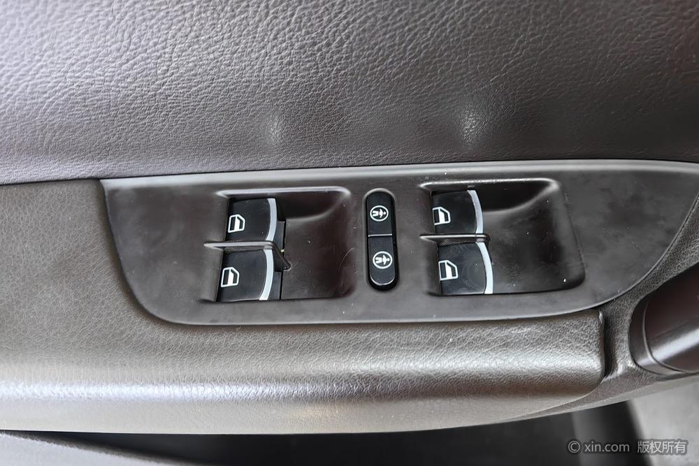 Volkswagen Touareg 2011 3.0 TSI Base – фото 22