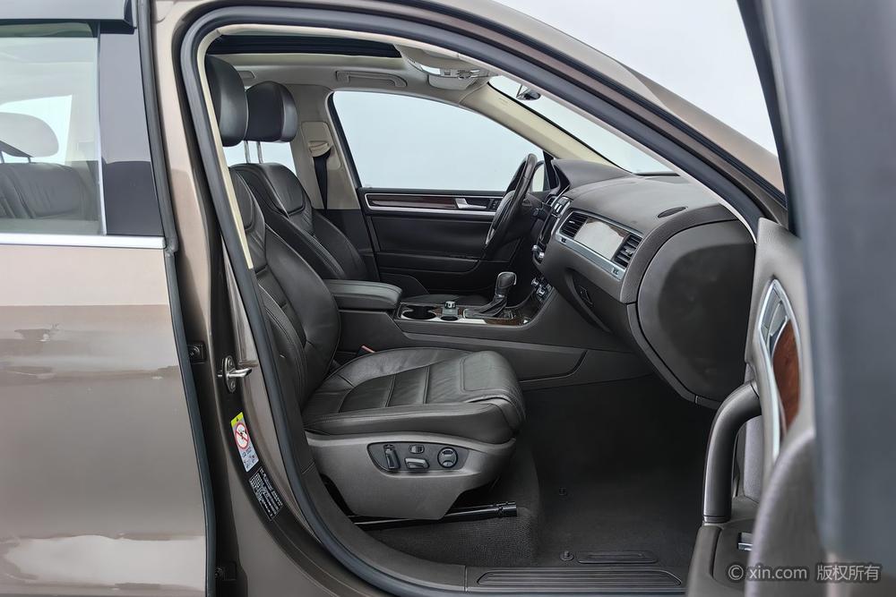 Volkswagen Touareg 2011 3.0 TSI Base – фото 24