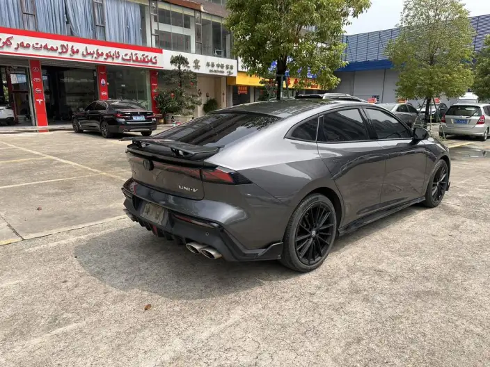 Changan UNI-V 2023 Model 1.5T Sports Edition – фото 7