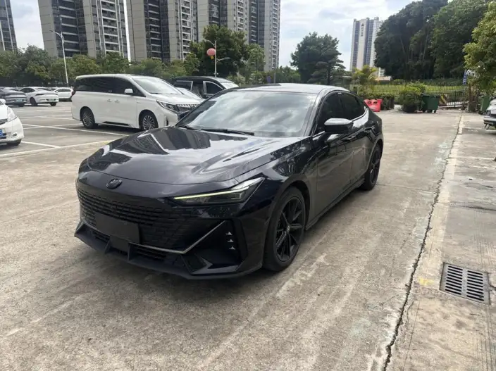 Changan UNI-V 2022 Model 1.5T Noble Model – фото 1