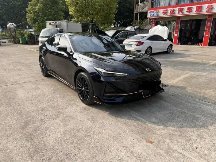 Changan UNI-V 2023 Model 1.5T Sports Edition – фото 3