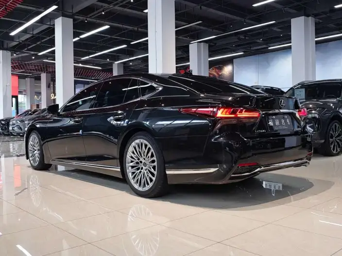 Lexus LS 2024 Model 500h Executive Edition – фото 4