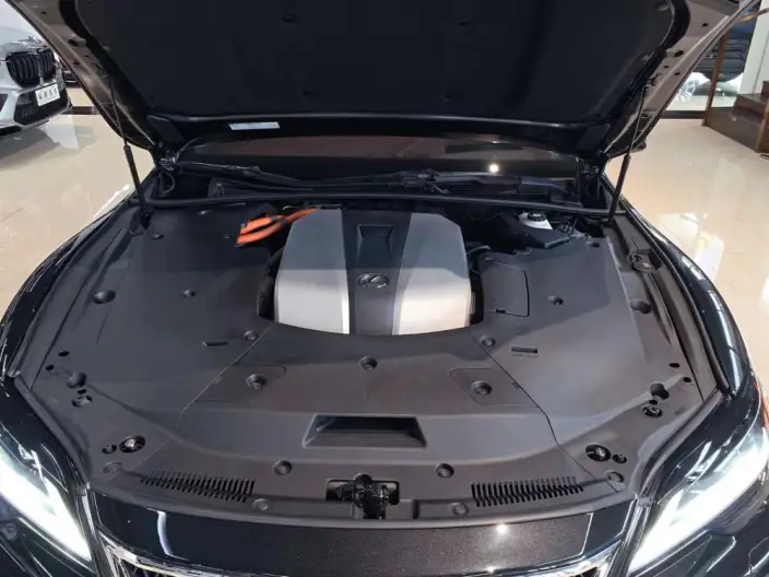 Lexus LS 2024 Model 500h Executive Edition – фото 6