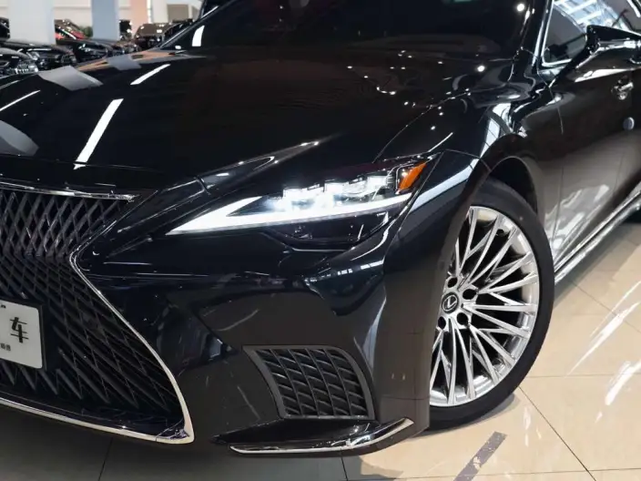 Lexus LS 2024 Model 500h Executive Edition – фото 9