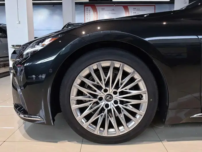 Lexus LS 2024 Model 500h Executive Edition – фото 10