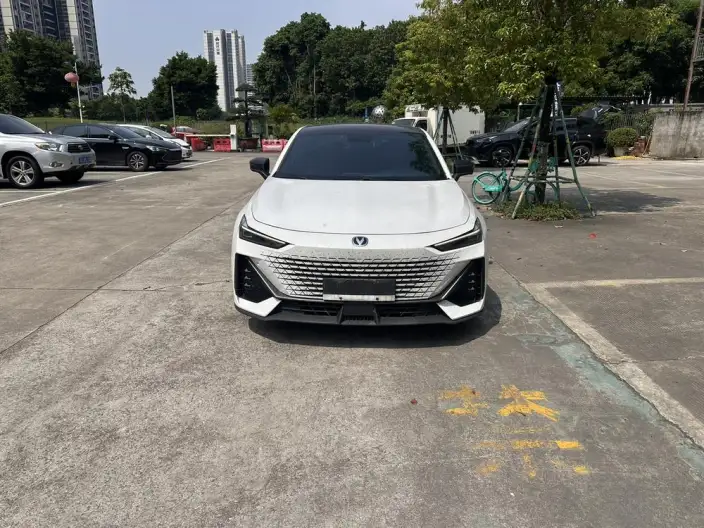Changan UNI-V 2023 Model 1.5T Noble Model – фото 2