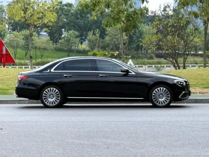 Mercedes-Benz E-Class 2022 Model E 300 L Luxury Model sedan – фото 8