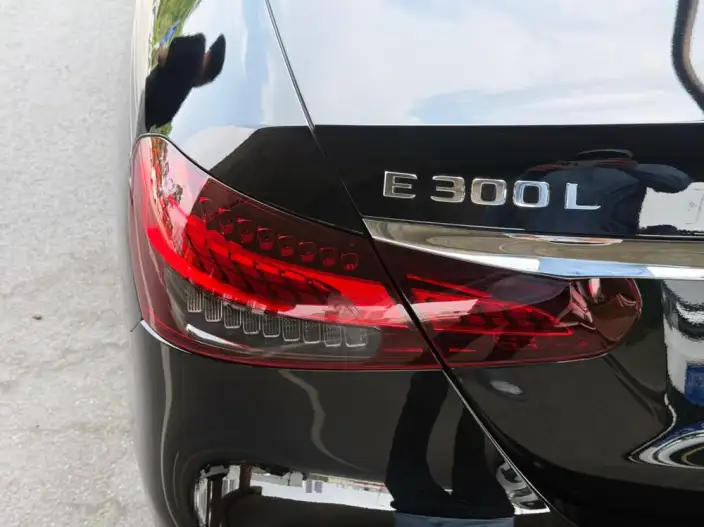 Mercedes-Benz E-Class 2022 Model E 300 L Luxury Model sedan – фото 9