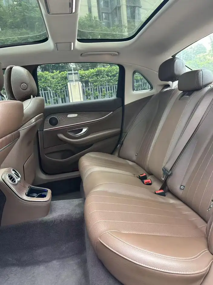 Mercedes-Benz E-Class 2022 Model E 260 L sedan – фото 6