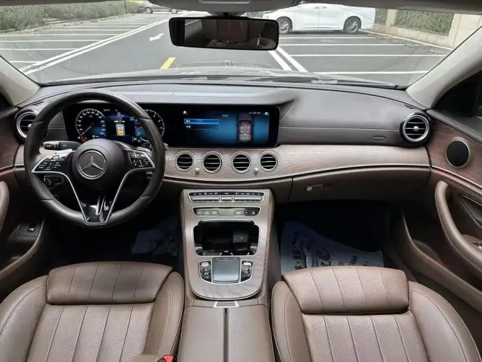 Mercedes-Benz E-Class 2022 Model E 260 L sedan – фото 7