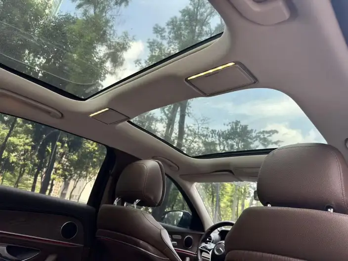 Mercedes-Benz E-Class 2022 Model E 260 L sedan – фото 9