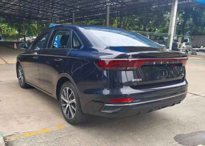 Geely Emgrand 2022 Model No. 4 Gen 1.5L CVT Elite Model – фото 4