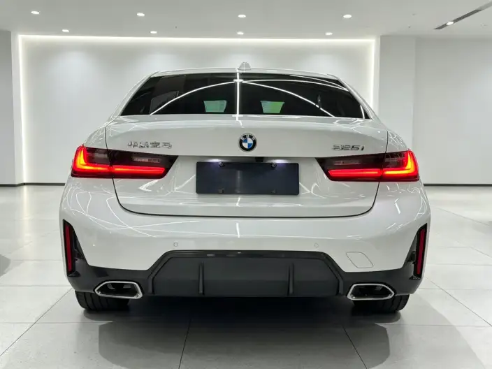 BMW 3 Series 2023 Model 325i M Sports Set – фото 4
