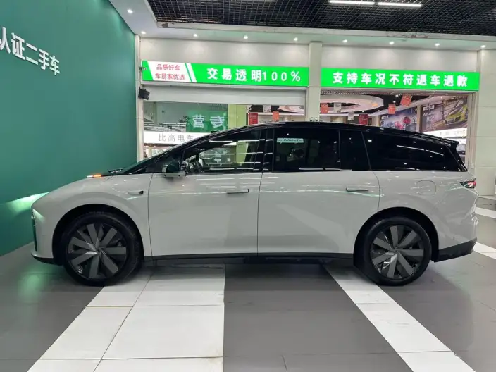 Li Auto i8 2025 Model Standard Edition – фото 3