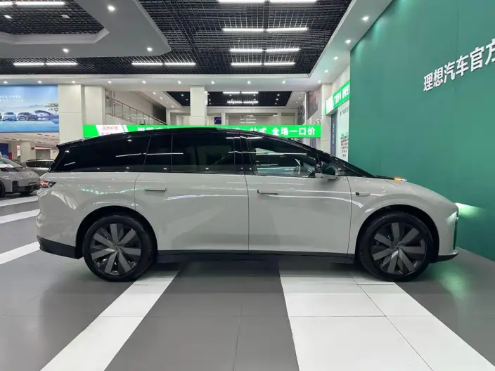 Li Auto i8 2025 Model Standard Edition – фото 6
