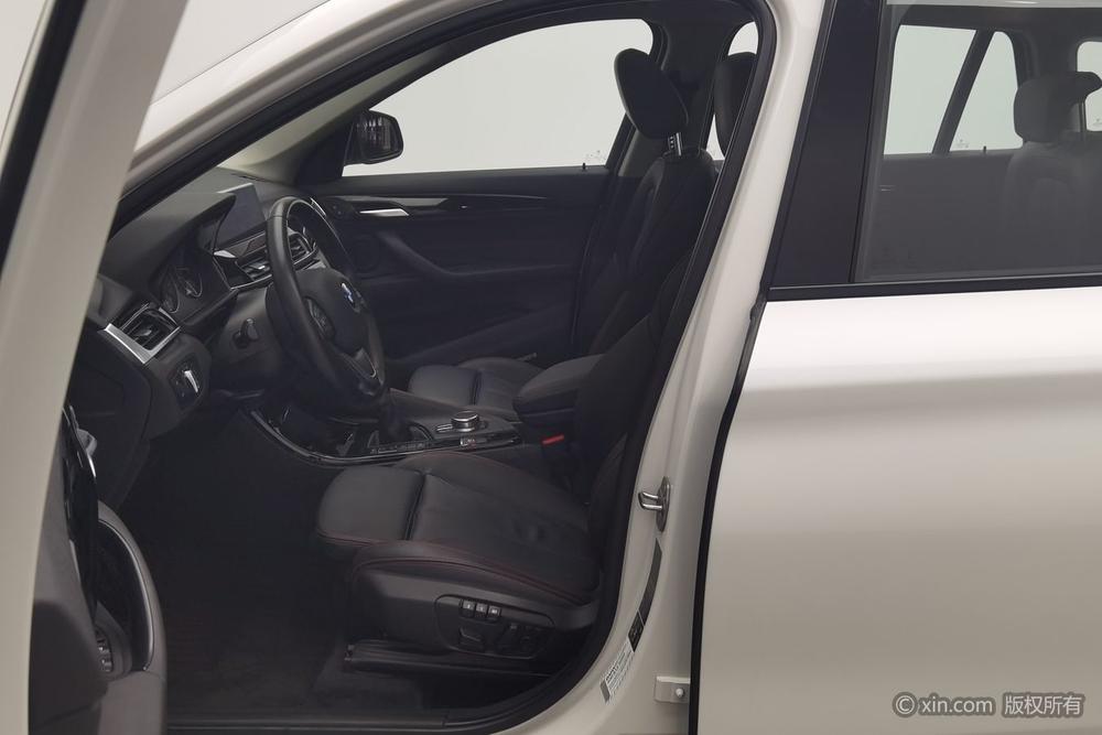 BMW X1 2016 xDrive20Li Luxury – фото 17