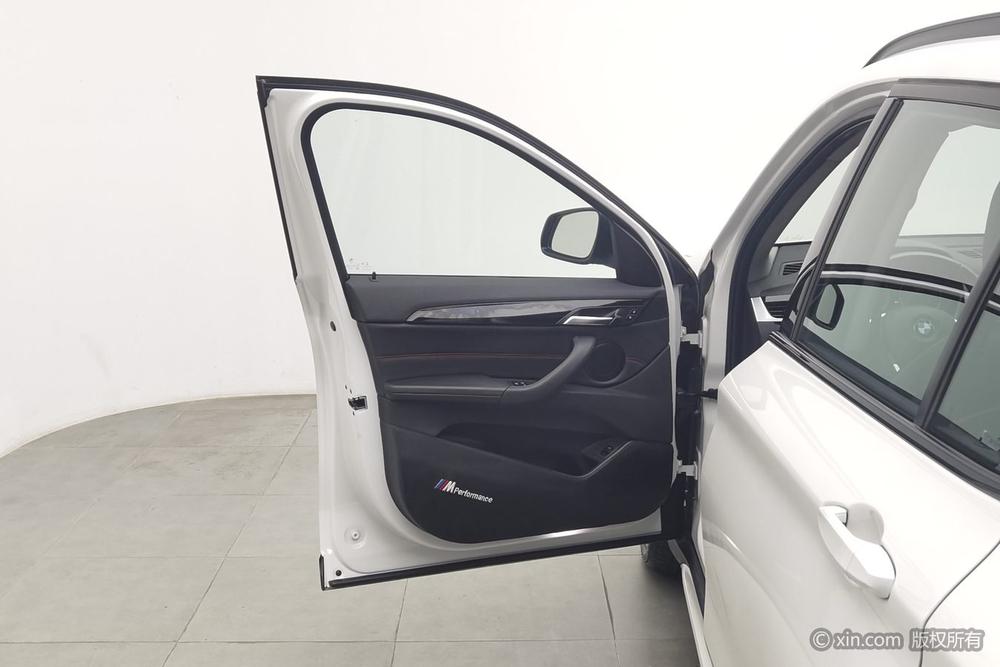 BMW X1 2016 xDrive20Li Luxury – фото 22
