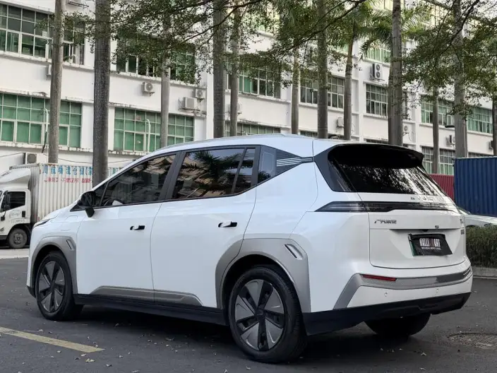 AION Y 2023 Model Plus 510 Lexiang Edition – фото 5