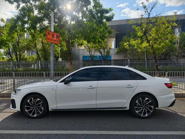 Audi A4 L 2023 Model 40 TFSI Luxury Dynamic Model – фото 3