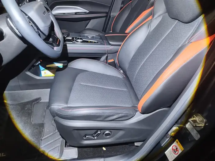 Changan Auchan Z6 2022 Model Blue whale 1.5T DCT Smart Edition Model – фото 10