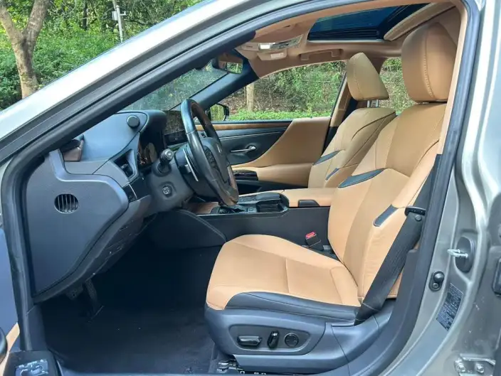 Lexus ES 2021 Model 200 Deluxe Edition – фото 7