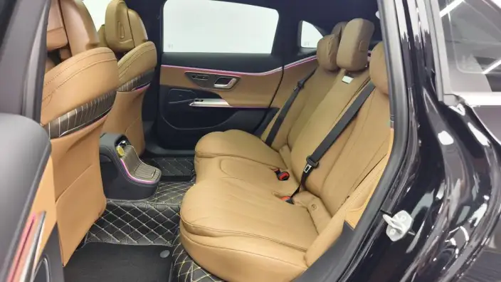 Mercedes-Benz E-Class 2025 Model E 300 L Fashion Model sedan – фото 9