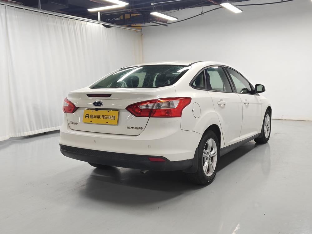Ford Focus 2012 Sedan 1.6L Automatic Fashion – фото 7