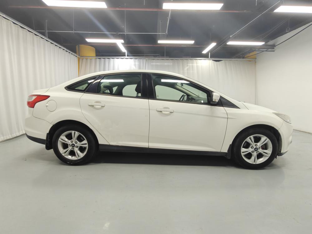 Ford Focus 2012 Sedan 1.6L Automatic Fashion – фото 8