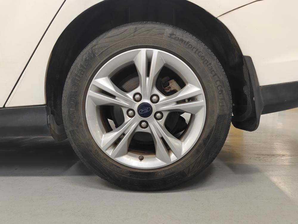 Ford Focus 2012 Sedan 1.6L Automatic Fashion – фото 9