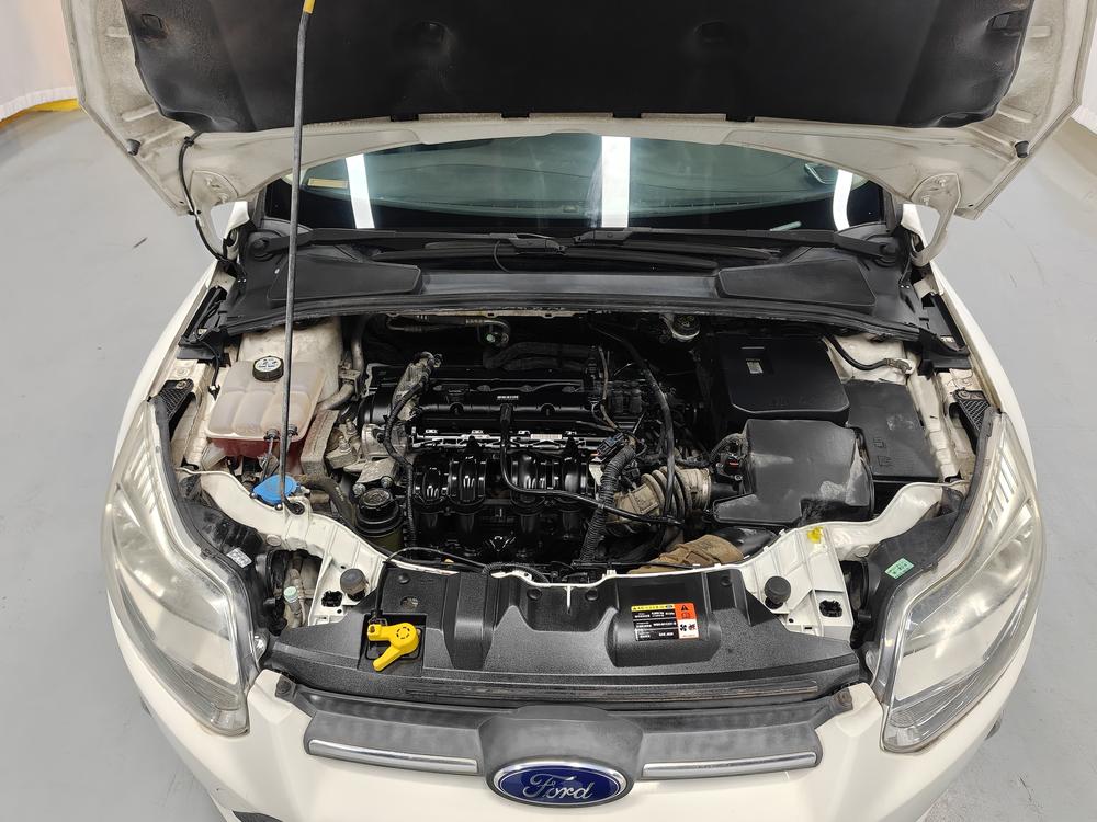 Ford Focus 2012 Sedan 1.6L Automatic Fashion – фото 10