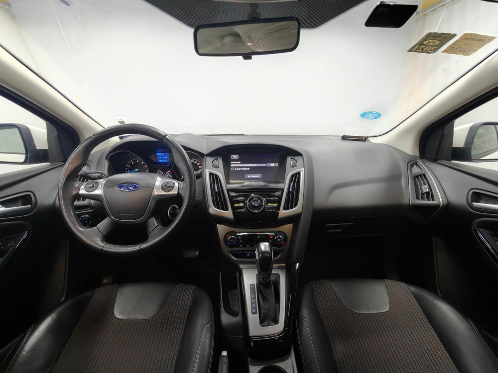 Ford Focus 2012 Sedan 1.6L Automatic Fashion – фото 14