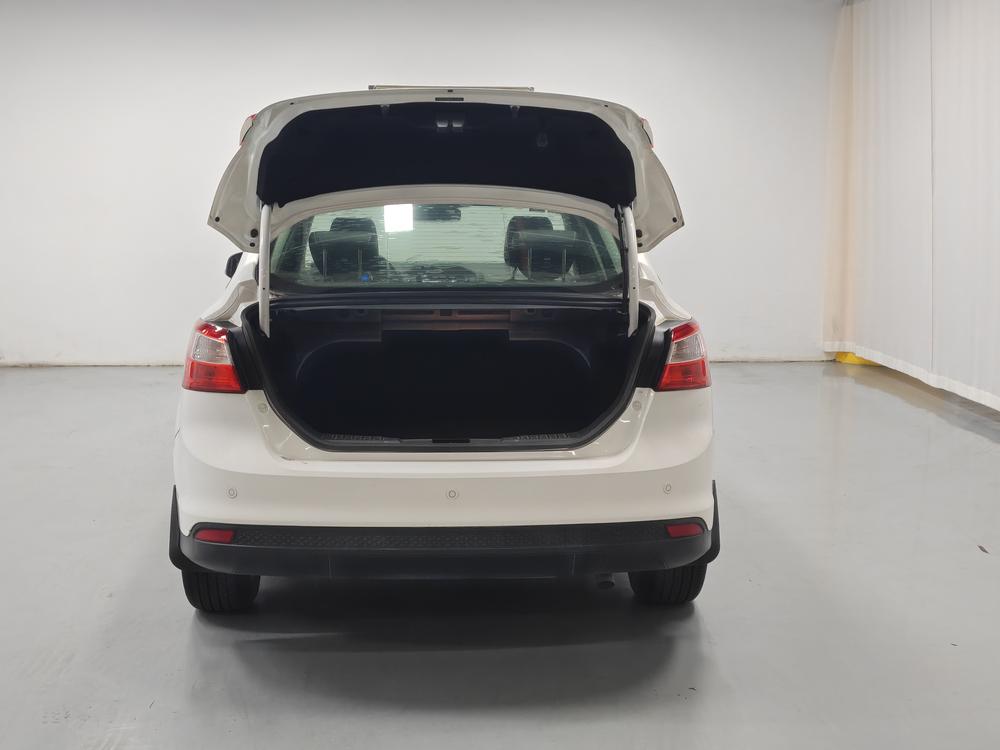 Ford Focus 2012 Sedan 1.6L Automatic Fashion – фото 20