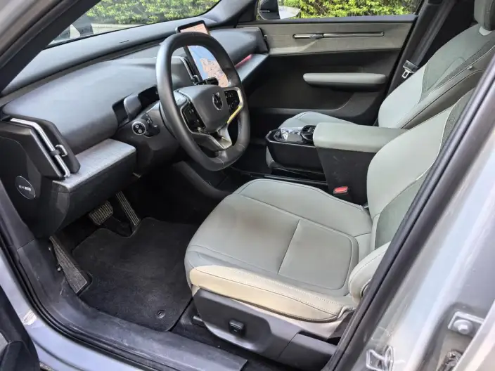 Volvo EX30 2025 Model Rear Drive Long Battery Life Pro Edition Ultra – фото 9