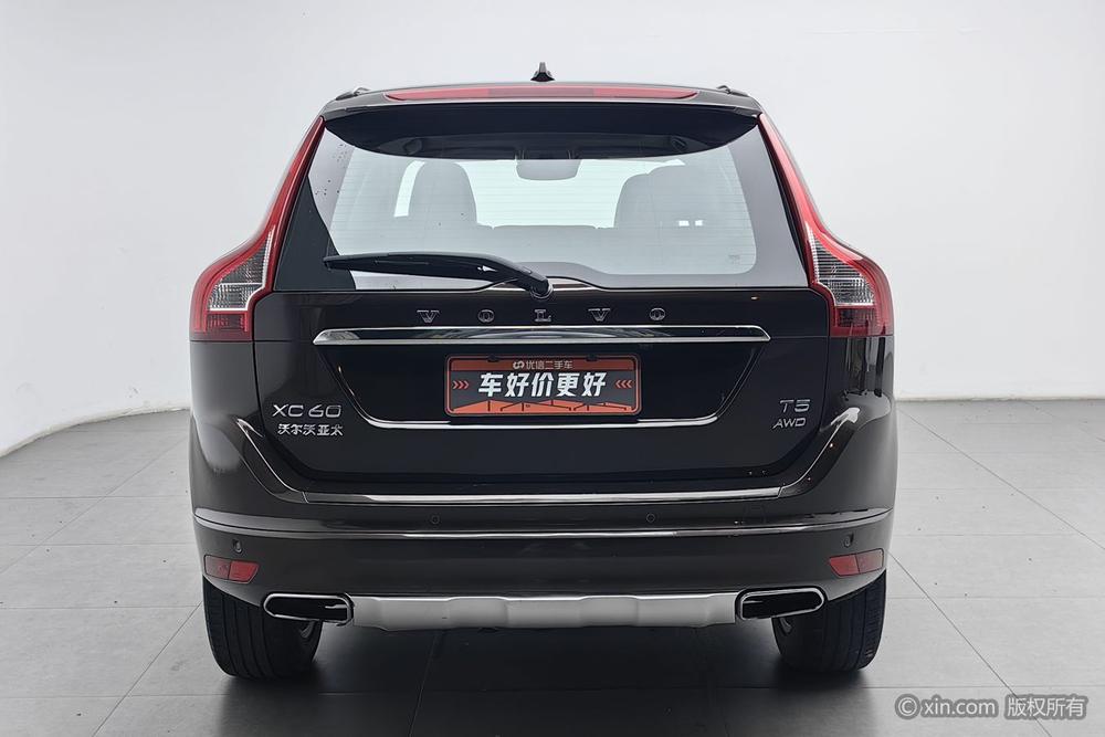 Volvo XC60 2017 T5 AWD Smart Range L Class Edition – фото 3
