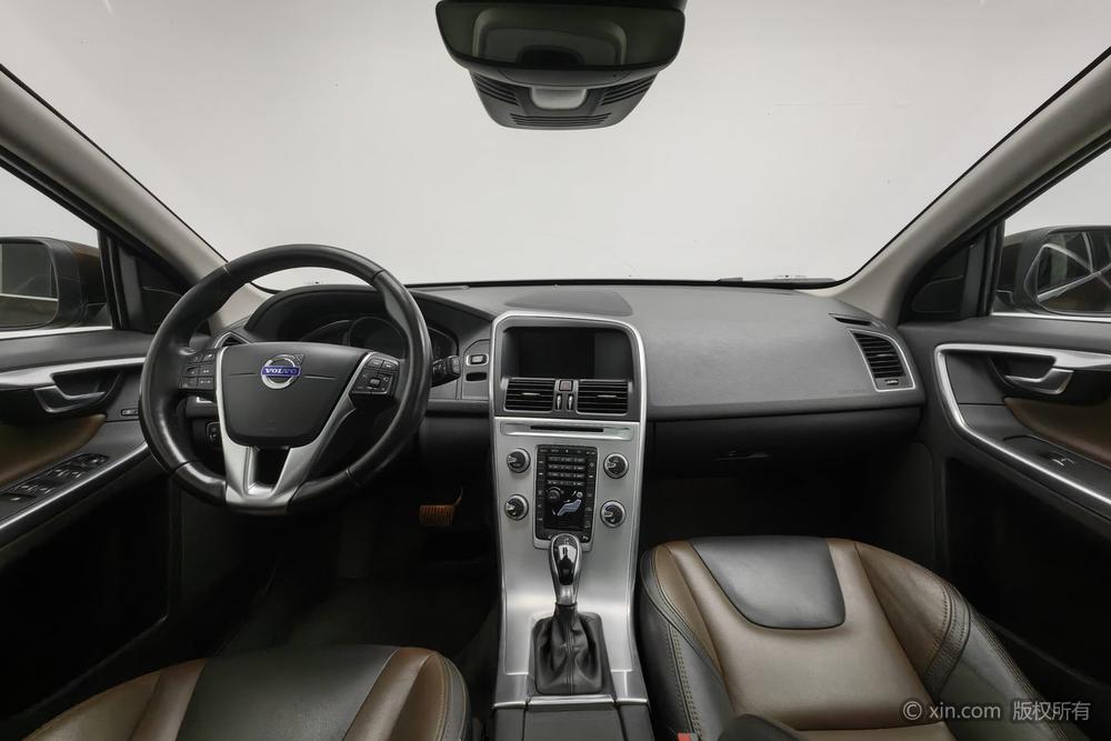Volvo XC60 2017 T5 AWD Smart Range L Class Edition – фото 13