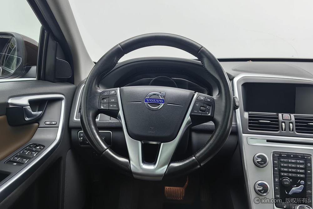 Volvo XC60 2017 T5 AWD Smart Range L Class Edition – фото 14